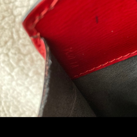 Louis Vuitton Red Epi Leather Vintage Cluny Shoulder Bag - Picture 15 of 15